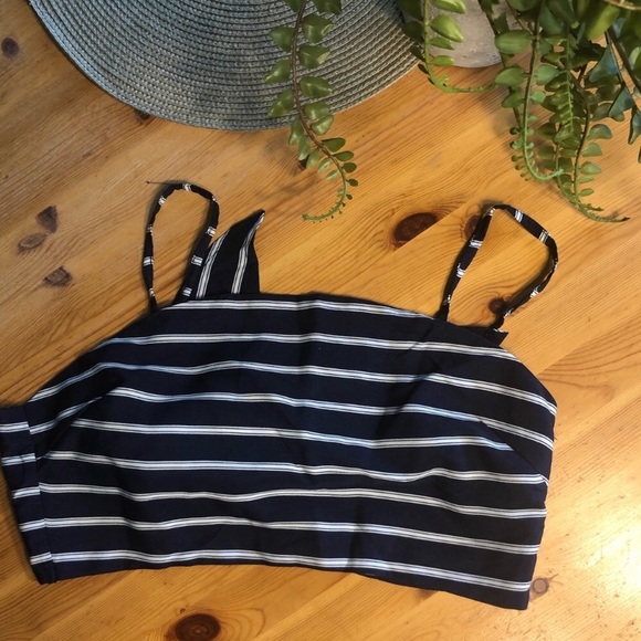 SOLD Two piece white and navy front tie crop top - Picture 5 of 5